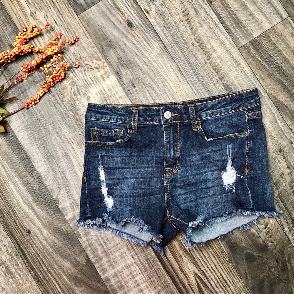 Klique Factory Distressed Shorts -S